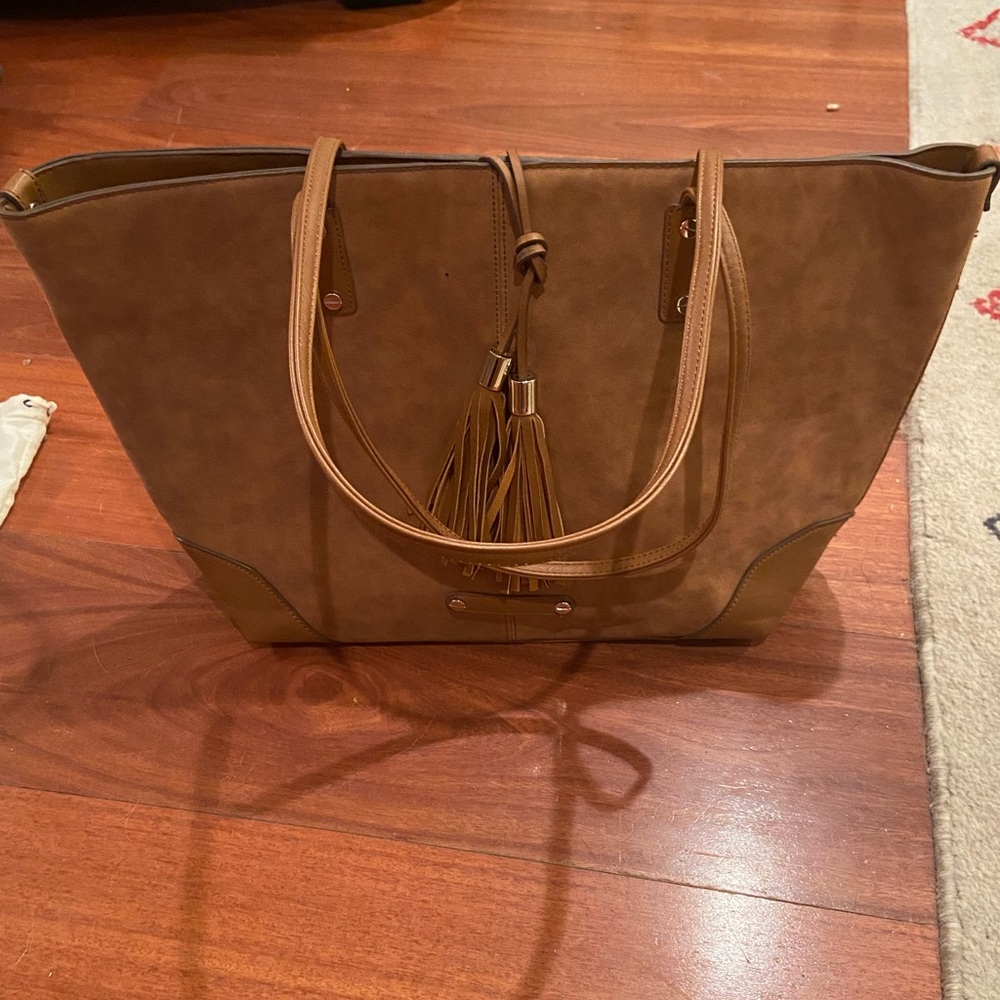 Tan tote